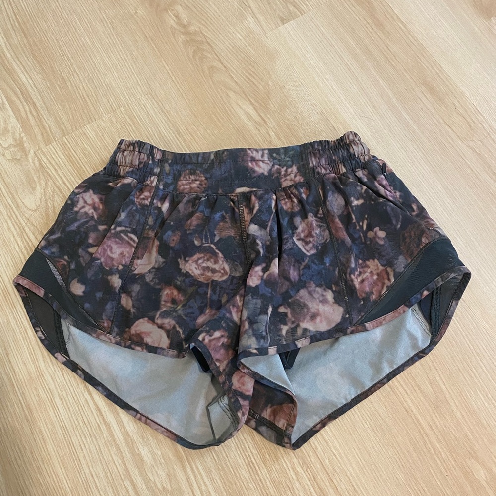 Lululemon frosted rose hotty hot